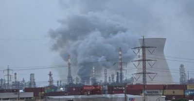 രണ്ട് മണിക്കൂറില്‍ മൂന്ന് മിസൈലുകള്‍; ഇസ്രഈലിന്റെ എണ്ണ സംസ്‌കരണ ശാല ആക്രമിച്ച് ഇറാന്‍