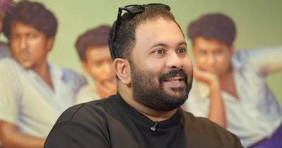 സർവ്വം മായപോലെ വാഴയുടെ കഥയും ഞാൻ കേട്ടിട്ടില്ല; മലർവാടിയുടേത് വിനീത് നിർബന്ധപ്പിച്ച് കേൾപ്പിച്ചു: അജു വർഗീസ്