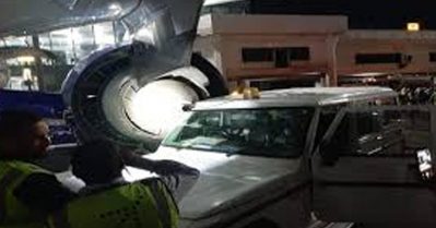 കൊല്‍ക്കത്തയില്‍ പരിശോധനയ്ക്കായി നിലത്തിറക്കിയ ഇന്‍ഡിഗോ വിമാനത്തില്‍ കാറ്ററിങ് വാഹനം ഇടിച്ചു; പരിക്കുകളില്ല