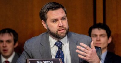 'നിങ്ങള്‍ കുട്ടികളെ കൊല്ലുകയാണ്, ക്രിസ്തു വംശഹത്യയെ പിന്തുണയ്ക്കുന്നില്ല!': ജോര്‍ജിയില്‍ ജെ.ഡി. വാന്‍സിനെതിരെ പ്രതിഷേധം