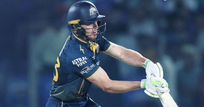 വെടിക്കെട്ടില്‍ വമ്പന്‍ നേട്ടവുമായി ജോസേട്ടന്‍; ദല്‍ഹിക്കെതിരെ ഇയാള്‍ സൂപ്പര്‍ ഹിറ്റ്