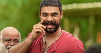 അന്ന് സിനിമ ഉടനെ ചെയ്യാന്‍ കഴിയില്ലെന്ന് പറഞ്ഞു; വര്‍ഷങ്ങള്‍ക്ക് ശേഷം  ചെയ്യണമെന്ന് തീരുമാനിച്ചത് അതുകൊണ്ട്: ടൊവിനോ തോമസ്