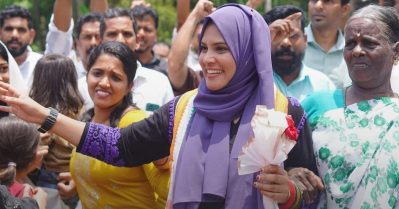 സമുദായത്തിന്റെ പേരില്‍ വോട്ട് തേടി; ഫാത്തിമ തെഹ്‌ലിയയ്‌ക്കെതിരെ നോട്ടീസ്