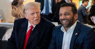 ചെറിയപ്രായത്തിലെ മദ്യപാനം, പൊതുസ്ഥലത്ത് മൂത്രമൊഴിക്കല്‍; അറ്റ്ലാന്റിക്കിനെതിരായ മാനനഷ്ടക്കേസിന് പിന്നാലെ എഫ്.ബി.ഐ ഡയറക്ടറുടെ പഴയ അറസ്റ്റ് വിവരങ്ങള്‍ പുറത്ത്