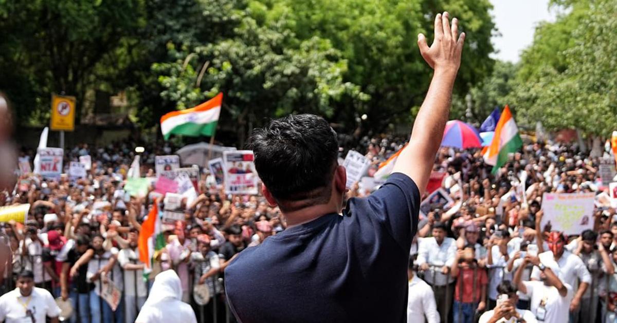 Abhijeet Dipke Greeting CJP Supporters at Jantar Mandar on June 20 Protest: Photo Credit: x.com/Cockroachisback