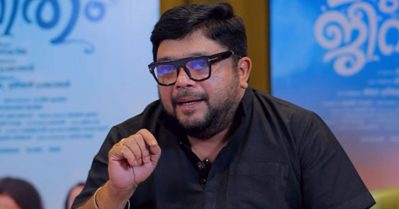 ആ നടൻ ഒരിക്കലും സ്ക്രിപ്റ്റിൽ എഴുതിയ ഡയലോഗ് പറയില്ല: ജോണി ആന്റണി