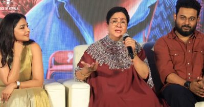 മലയാളത്തിൽ പറഞ്ഞാൽ തന്നെ എല്ലാവർക്കും മനസിലാകും, ഇംഗ്ലീഷിൽ എന്തിനാണ് ഇങ്ങനെ കടുക് വറക്കുന്നത്; അവതാരകക്കെതിരെ ഉർവശി