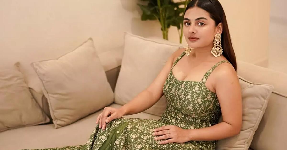 മതവിഷയങ്ങളിൽ മാറിനിൽക്കാറുണ്ടെന്ന് എസ്തർ അനിൽ