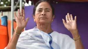 'വാനിഷ്' കുമാര്‍ വോട്ടവകാശം കവര്‍ന്നെടുക്കാന്‍ ശ്രമിച്ചു: തെരഞ്ഞെടുപ്പ് കമ്മീഷണറെ കടന്നാക്രമിച്ച് മമത ബാനര്‍ജി