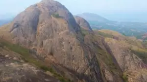 പ്ര​ണ​യാ​ർ​ദ്രം വൈ​ശാ​ലി​മ​ല...
