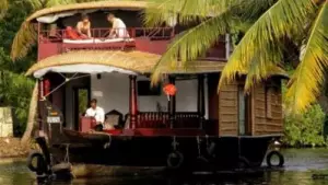 ഹൗ​സ് ബോ​ട്ട് യാ​ത്ര​യെ അ​റി​യാം