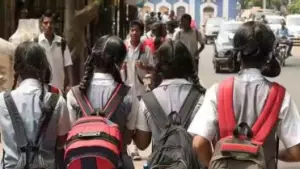ലിപ്സ്റ്റിക്കും മൊബൈലും വേണ്ട; അധ്യാപകര്‍ക്ക് ബാഗ് പരിശോധിക്കാനും തലമുടിവെട്ടിക്കാനും അനുമതി നല്‍കി ബാലാവകാശ കമ്മീഷന്‍