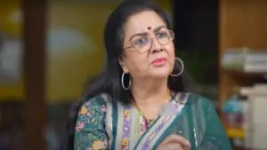 ചെറുപ്പം തൊട്ട് കരഞ്ഞാല്‍ എനിക്ക് ശ്വാസം നെറുകയില്‍ കേറും; കരഞ്ഞഭിനയിക്കുന്ന സിനിമകള്‍ ഒഴിവാക്കുന്നതിന്റെ കാരണവും അതാണ്: ഉര്‍വശി