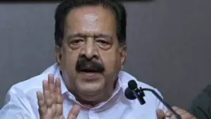 നക്‌സലേറ്റുകളെ വെടിവെച്ച് കൊല്ലുകയല്ല നിയമത്തിന്റെ പാതയിലേക്ക് കൊണ്ട് വരികയാണ് വേണ്ടത്: രമേശ് ചെന്നിത്തല