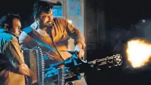 മെഷീന്‍ ഗണ്ണും വിന്റേജ് പാട്ടുകളും തമിഴ് സിനിമയുടെ ഭാഗമായിട്ട് ഏഴ് വര്‍ഷം; കൈതിയുടെ വാര്‍ഷികമാഘോഷിച്ച് സിനിമാപേജുകള്‍