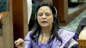 സ്വാതന്ത്ര്യസമരസേനാനികള്‍ വെടിയുണ്ടകളെ നേരിട്ടതുപോലെ ഞാന്‍ മുട്ടയേറിനെ നേരിട്ടു'; സുപ്രീം കോര്‍ട്ട് ജസ്റ്റിസിന് മറുപടിയുമായി മഹുവാ മൊയ്ത്ര
