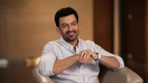 'പുലര്‍ച്ചെ 5 മണിക്ക് ലൊക്കേഷനിലെത്തും, ഏറ്റവും ഒടുവില്‍ പോകും; എന്തോ അങ്ങേരെ എനിക്ക് ഭയങ്കര ഇഷ്ടമാണ്': പൃഥ്വിരാജ്