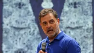 ഖാര്‍ഗെ സംസാരിച്ച വേദി ശുദ്ധീകരിച്ച വിവാദം; കേസെടുക്കാന്‍ ആവശ്യപ്പെട്ട രാഹുല്‍ ഗാന്ധിക്കെതിരെ എസ്.സി-എസ്.ടി പ്രകാരം എഫ്.ഐ.ആര്‍