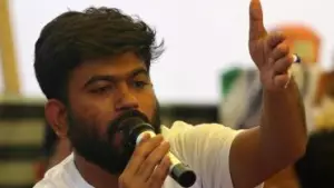'വരൂ, നമുക്ക് രണ്ടുപേര്‍ക്കും ഡിഗ്രി സര്‍ട്ടിഫിക്കറ്റുകള്‍ കാണിക്കാം': പ്രധാനമന്ത്രിയെ വെല്ലുവിളിച്ച് ദീപ്‌കെ