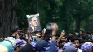 'വിഷം പഠിപ്പിക്കുന്നു'; സര്‍വകലാശാലാ പാഠ്യപദ്ധതിയിലെ അംബേദ്കര്‍ രചനകളില്‍ പ്രധാനമന്ത്രിയുടെ ഓഫീസിന്റെ പരിശോധന
