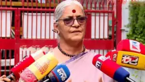 പത്ത് വോട്ട് കുറയുമെന്ന വിഷയത്തില്‍ രാഷ്ട്രീയ പാര്‍ട്ടികള്‍ അനീതിക്കെതിരെ നിശബ്ദത പാലിക്കുന്നു: കാന്തപുരം വിവാദത്തില്‍ ആനിരാജ