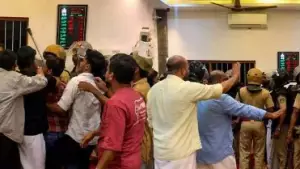 മാടാക്കര പള്ളി സംഘർഷം: മഹല്ല് കമ്മറ്റിയെ സസ്‌പെൻഡ് ചെയ്ത് വഖഫ് ബോർഡ്