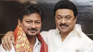 അച്ഛനും മകനും പാര്‍ട്ടിയെ നശിപ്പിച്ചു; ഡി.എം.കെക്കെതിരെ ടി.വി.കെ