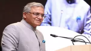'ഒറ്റയാളുടെ ഏകാധിപത്യം'; ഗ്യാനേഷ് കുമാറിനെ നീക്കണം: തെരഞ്ഞെടുപ്പ് കമ്മീഷനെതിരെ പ്രതിപക്ഷം