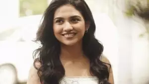 തമിഴില്‍ ഡയലോഗ് മാറ്റിയാലും സീന്‍ ഹാന്‍ഡില്‍ ചെയ്യാന്‍ പറ്റണം; കുത്തിയിരുന്ന് പഠിക്കും, രാത്രി 2 മണിയായാലും: മമിത ബൈജു