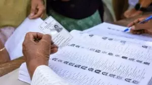 കർണാടകയിൽ മുസ്‌ലിം വോട്ടർമാരെ ഒഴിവാക്കാൻ വൻ നീക്കം; ഫോം ഏഴ് ദുരുപയോഗം ചെയ്ത് വ്യാജ അപേക്ഷകൾ