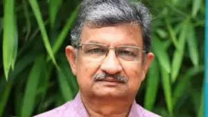 ‘യു.ഡി.എഫിന്റെ മറവിൽ കേരളം ഭരിക്കുന്നത് ആർ.എസ്.എസ്; വഞ്ചിക്കപ്പെട്ട കേരളം’: അശോകൻ ചരുവിൽ