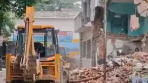 യു.പിയില്‍ വീണ്ടും ബുള്‍ഡോസര്‍ രാജ്; അനധികൃത നിര്‍മാണമെന്നാരോപിച്ച് പള്ളി പൊളിച്ച് നീക്കി സഹാന്‍പൂര്‍ ജില്ലാ ഭരണകൂടം