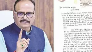 പ്രധാനമന്ത്രി വിദേശയാത്രകളില്‍ പോലും ഹിന്ദിയാണ് ഉപയോഗിക്കുന്നത്; ഡോക്ടര്‍മാരും മാതൃകയാക്കണം, അവരെ ആദരിക്കും: യുപി ആരോഗ്യ മന്ത്രി