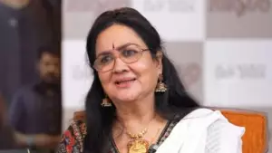 അഞ്ച് വർഷമായി മറാത്തി സിനിമയിലേക്ക് വിളിക്കുന്നു, പക്ഷേ പേടിയാണ്; ഉർവശി