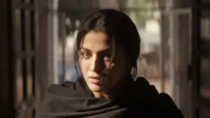 ഇത് താന്‍ ഡാ മാസ്... അരയില്‍ തോക്കും തിരുകി പൊലീസ് സ്റ്റേഷനിലേക്ക് ഒരു വരവുണ്ട്; ഒ.ടി.ടി റിലീസിന് ശേഷവും കൈയടി നേടി ചന്ദ്ര