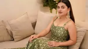 മതവുമായി ബന്ധപ്പെട്ട വിഷയങ്ങളില്‍ മാറിനില്‍ക്കാന്‍ ശ്രമിക്കാറുണ്ട്, ചില കാര്യങ്ങള്‍ കാണുമ്പോള്‍ മിണ്ടാതിരിക്കാന്‍ കഴിയില്ല: എസ്തര്‍ അനില്‍
