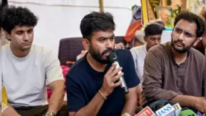 അവര്‍ക്ക് മറ്റ് മനുഷ്യരോട് ആത്മാര്‍ത്ഥമായ കരുതലുണ്ട്; അതിനാല്‍ അവര്‍ എല്ലാ സൗകര്യങ്ങളുമുപേക്ഷിച്ച് തെരുവിലിറങ്ങി, ജയിലിലായി: അശുതോഷിനെയും സൗരവിനെയും കുറിച്ച് ദീപ്‌കെ