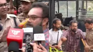 പൊലീസിന് സുപ്രീം കോടതിയെ പുല്ലുവില: മാധ്യമങ്ങളോട് സംസാരിക്കവേ ജോണ്‍ ബ്രിട്ടാസ് എം.പിയെ കസ്റ്റഡിയിലെടുത്തു
