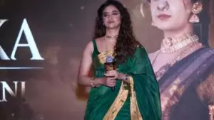 ആ സിനിമക്ക് മുമ്പ് ഒരുപാട് ട്രോളുകൾ നേരിട്ടിരുന്നു; ഫ്ലൈറ്റിൽ വെച്ച് അന്നാദ്യമായ് അദ്ദേഹം ദേഷ്യപ്പെട്ടു: കീർത്തി സുരേഷ്