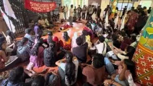 മഹാരാജാസ് പ്രതിഷേധത്തിന് കാരണമായ കാലടി വിദ്യാര്‍ത്ഥി സമരം എന്താണ്?