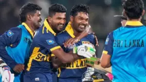 ക്യാപ്റ്റന്റെ ഫാസ്റ്റസ്റ്റ് ഇരട്ട സെഞ്ച്വറി പാഴായി, ടീം 429 അടിച്ചിട്ടും തോറ്റു; ചരിത്രം കുറിച്ച് ശ്രീലങ്ക