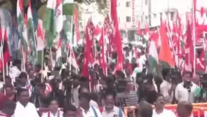 ഗ്യാനേഷിനെതിരായ പ്രതിഷേധത്തില്‍ ടി.വി.കെ ആദ്യമായി 'ഇന്ത്യ'യോടൊപ്പം