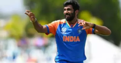 വേണ്ടത് ഒരേയൊരു വിക്കറ്റ്; ചരിത്രത്തിലേക്ക് പറക്കാനൊരുങ്ങി ബുംറ