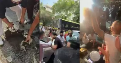 തെരുവില്‍ വെച്ച് ചോദ്യം ചെയ്താല്‍ കരണത്തടി, ചോദ്യപേപ്പര്‍ ചോര്‍ച്ചയെക്കുറിച്ച് ചോദിച്ചാല്‍ ലാത്തിച്ചാര്‍ജ്, പാര്‍ലമെന്റില്‍ ചോദ്യമുന്നയിച്ചാല്‍ മൈക്ക് ഓഫ്; മന്ത്രി യുവാവിന്റെ കരണത്തടിച്ച സംഭവത്തില്‍ പ്രതിഷേധിച്ച് പ്രതിപക്ഷപാര്‍ട്ടികള്‍