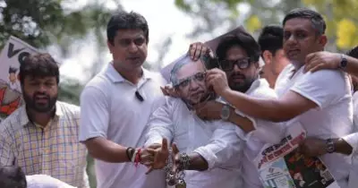 ഗ്യാനേഷ് കുമാറിനെ ഇംപീച്ച് ചെയ്യുക; ദല്‍ഹിയില്‍ തെരുവിലിറങ്ങി ആയിരങ്ങള്‍