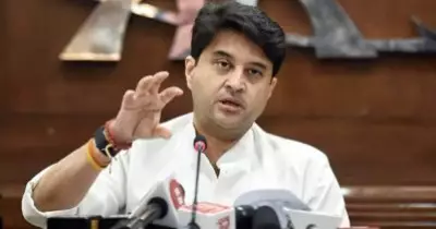 'രാജഭരണം അവസാനിച്ചു, പൗരന്മാർ പ്രജകളല്ല': വോട്ടറോട് തട്ടിക്കയറിയ കേന്ദ്രമന്ത്രി ജ്യോതിരാദിത്യ സിന്ധ്യക്കെതിരെ രൂക്ഷവിമർശനം