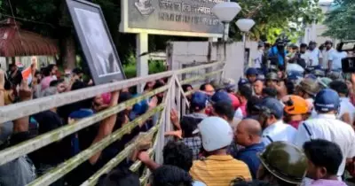 എസ്.ആർ.എഫ്.ടി.ഐ വിദ്യാർത്ഥികൾക്ക് പിന്തുണയുമായി ചലച്ചിത്ര പ്രവർത്തകരും കലാകാരന്മാരും ഇടതുപക്ഷ നേതാക്കളും