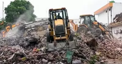 ഇന്ത്യയിലെ ഇസ്‌ലാമിക പൈതൃകങ്ങള്‍ ഇല്ലാതാക്കാനുള്ള ശ്രമം; സഹാന്‍പൂരിലെ പള്ളി പൊളിച്ച് നീക്കിയ യു.പി സര്‍ക്കാര്‍ നടപടിയെ അപലപിച്ച് പാക്കിസ്ഥാന്‍