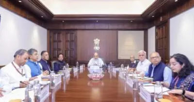 മതം തിരിച്ചുള്ള കണക്ക് തേടി കേന്ദ്ര സമിതി; വാഹനവും വോട്ടും മതസ്ഥാപനങ്ങളും വരെ പരിശോധിക്കാന്‍ നിര്‍ദേശം