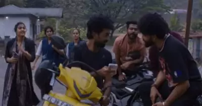 കഥയില്‍ ചോദ്യമില്ലെങ്കിലും കുറച്ചൊക്കെ ലോജിക് വേണ്ടേ ജൂഡേ; ഒരു പരിചയവുമില്ലാത്ത പെണ്ണിന് സ്‌കൂട്ടര്‍ നല്‍കുന്നത് ഏത് യൂണിവേഴ്‌സിലെ കഥയെന്ന് ട്രോളന്മാര്‍